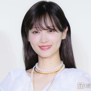 山下美月、オフショルコーデ披露 公園でのお花見ショットに反響「人いっぱいいるけどバレないの？」「変装なしでいるなんて」の声