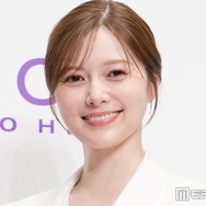 白石麻衣、みぎわさん風衣装で三つ編み＆メガネスタイル「お人形さんみたい」「再現度高い」と反響