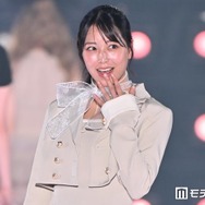 元NMB48白間美瑠、上品バルーンスカート×レースタイツで美脚スラリ 首元リボンがキュート【関コレ2026S/S】