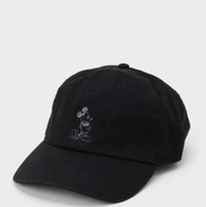 キャップ ￥5,940（tax in）　カラー：グレー/ブラック©Disney