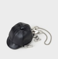 チャーム ￥7,920（tax in）　カラー：ブラック ©Disney