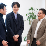 胃のトラブル解決代表選手「タケプロンｓ」が薬局で買えるようになりました！働く更年期世代と胃の「意外な事実」をアリナミン製薬に聞いてみた