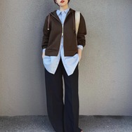 大人おしゃれなブラウン×ブルー配色。こなれ感が出る参考にしたい色遊び術【40代の毎日コーデ】