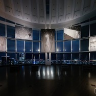 会場エントランス（夜景）