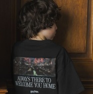 Tシャツ〈10：ブラック/The Great Hall〉