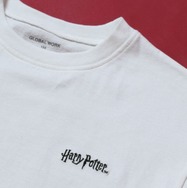 Tシャツ〈07：オフホワイト/The Sorting Hat〉