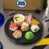 ＜マイク＞ギョロ目お寿司プレート　　税込2,090円「モンスターズ・インク」OH MY CAFE(C)Disney/Pixar