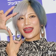 ぱーてぃーちゃん・信子、高校入学報告＆「早々に先生に注意された」入学式ショット公開「忙しいのにすごい」「何事にも全力で尊敬」と反響