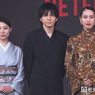 戸田恵梨香、三浦透子の歌声に「鳥肌が立ちました」昭和のスター・島倉千代子を“一切吹き替えなし”で演じる【地獄に堕ちるわよ】