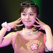 美人クリエイター、レイヤーカットで印象がらり 美脚輝くミニスカ姿に反響「ビジュ爆発」「理想の脚線美」