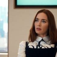 「昔と変わった でも眉毛は同じまま」アンディを皮肉るエミリーが「ランウェイ」存続のカギ!?『プラダを着た悪魔２』本編映像