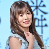 元AKB48メンバー、ミニスカベージュ衣装で美脚披露「春らしくて素敵」「スタイル抜群」の声