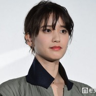 山崎紘菜、32歳誕生日に幼少期ショット公開「お目目くりくり」「すでに完成してる」と反響