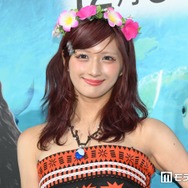 しなこ、美ボディ開放のビキニ姿公開 沖縄満喫ショットに「さすがのスタイル」「着こなせるのすごい」と反響