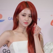 LE SSERAFIMユンジン、大胆素肌際立つ衣装姿に熱視線「圧倒的な美」「スタイルが異次元」