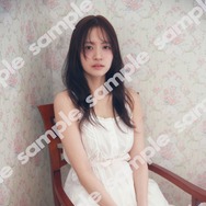 乃木坂46金川紗耶、純白ワンピで美しさ際立つ 本編未公開カット使用のW特典公開