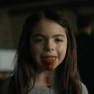 『THE MUMMY／ザ・マミー 棺の中の少女』©2026 Warner Bros. Ent. All rights reserved