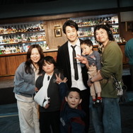 業界の活性化や職場環境の改善にひと役　日本映画界では希少、大泉洋＆松田龍平主演『BYE BYE LOVE 探偵はBARにいる』がファミリーデイ実施