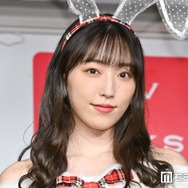 元モー娘。人気メンバー、ミニ丈ワンピで美脚スラリ ミラコスタでのバースデーパーティーショットに反響「脚のラインが美しい」「素敵な思い出ですね」