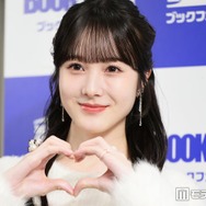 本田紗来、スラリ美脚際立つミニスカコーデ公開「大人っぽい雰囲気が新鮮」「綺麗に着こなしててさすが」の声