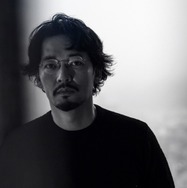 『彼方の声』（So Far Away, So Close）脚本・監督：野上鉄晃
