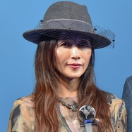 工藤静香、スマホ裏面の“シール帳”ショット公開「キャラのチョイスが最高」「情報量多い」の声