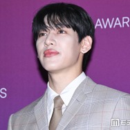 GOT7ベンベン、チェック柄スーツ姿でオーラ放つ 日本開催イベントに降臨【クランチロール・アニメアワード2026】