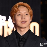 坂東龍汰、雰囲気ガラリなオレンジ髪でイベント登場 ファンの歓声に笑顔で対応【黒牢城】