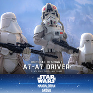 インペリアル・レムナント AT-ATドライバーフィギュア© &  Lucasfilm Ltd.