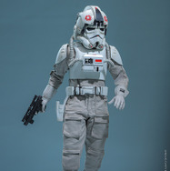 インペリアル・レムナント AT-ATドライバーフィギュア© &  Lucasfilm Ltd.