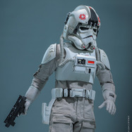 インペリアル・レムナント AT-ATドライバーフィギュア© &  Lucasfilm Ltd.