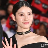 土屋太鳳、娘との2ショット公開「どんどん大きくなって」「映画のワンシーンみたい」と反響