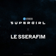 LE SSERAFIM×『スーパーガール』コラボティザー　© & TM DC © 2026 WBEI　