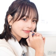 「今日好き」小國舞羽（まう）、美脚スラリのモノトーンミニスカコーデ「頭身バランスがレベチ」「透明感憧れる」