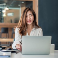 目上の人に「お体ご自愛下さい」は失礼？NGな使い方と季節のおすすめ文例は