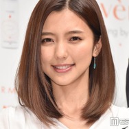 真野恵里菜、インナーカラーで印象ガラリ新ヘアに絶賛の声「大人っぽくて素敵」「上品ですね」