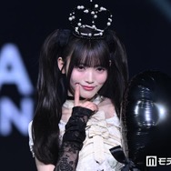 CUTIE STREET真鍋凪咲、王冠×変形ドレス着こなす「似合いすぎ」「かっこいい」と反響【オキコレ2026】