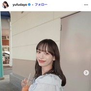 サッカー日本代表 上田綺世選手の妻・由布菜月「初めての父の日」0歳長女のユニフォーム姿＆父親のアクスタ握る様子公開「パパの背番号だ」「パワーが届いてる」の声