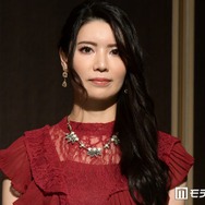 元AKB48倉持明日香、結婚発表 “婚姻届証人”との2ショット公開「快く引き受けてくださり」
