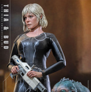 【ムービー・マスターピース】『プレデター：バッドランド』1/6スケールフィギュア　ティア＆バド & © 20th Century Studios