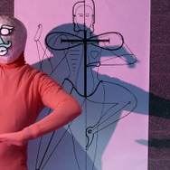 『ピンク・シュレンマー』© Oliver Husain