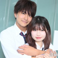 「今日好き」けんみあカップル、ディズニーデートショット公開「絵になる美男美女カップル」「シミラールックで可愛い」の声
