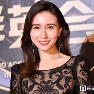 May J.、ハワイで購入したミニワンピコーデ「お姫様みたい」「脚のライン綺麗すぎます」
