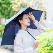 仕事相手が眉をひそめる。職場での薄着ファッションのマナー違反、覚えておいて