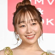 須田亜香里、美デコルテ際立つキャミ姿でSKE48サマーツアー鑑賞「鎖骨くっきりで綺麗」「後輩達への愛が凄い」の声