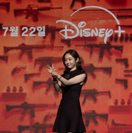「殺し屋たちの店 2」© 2026 Disney and its related entities