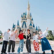 Mrs. GREEN APPLE「テレビ×ミセス」東京ディズニーリゾートでコラボイベント＆びしょ濡れアトラクション満喫 これからの夢語る貴重トークも