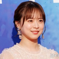 AKB48グループ4代目総監督、美ウエスト際立つ衣装ショット公開「まるでお人形さん」「引き締まっててすごい」と反響