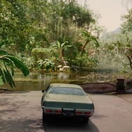 『オークストリートの異変』© 2025 Warner Bros. Ent. All Rights Reserved