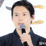 SixTONES松村北斗、喧嘩した“相手”明かす「僕の言い草を真似するようになってきて」【白鳥とコウモリ】